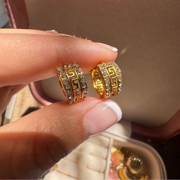 Elegant Gold Huggie Earrings - Picture 2 of 6